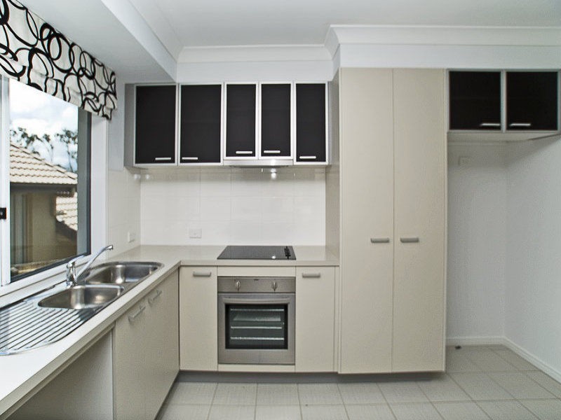 9 Mossman Parade, Waterford QLD 4133