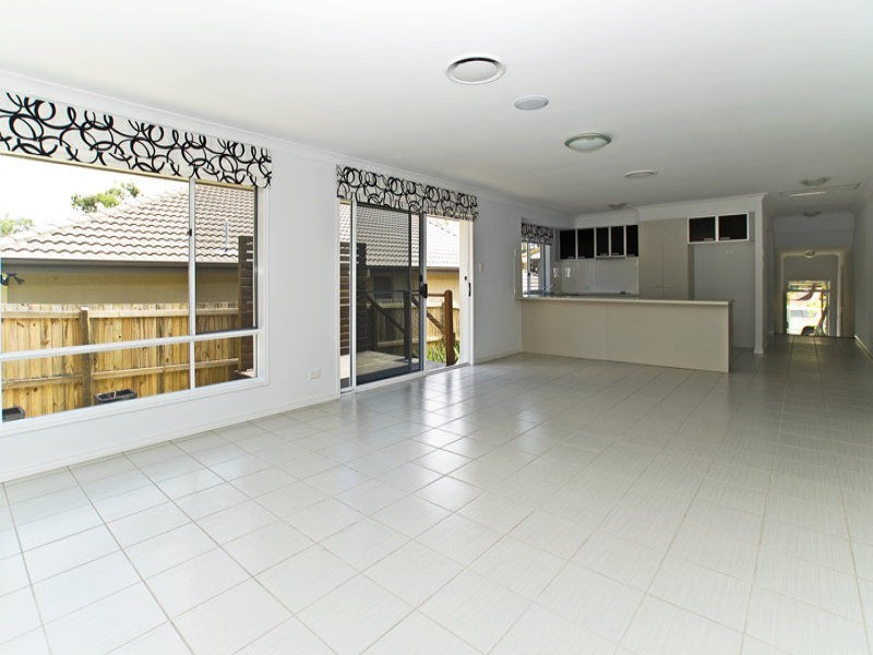 9 Mossman Parade, Waterford QLD 4133