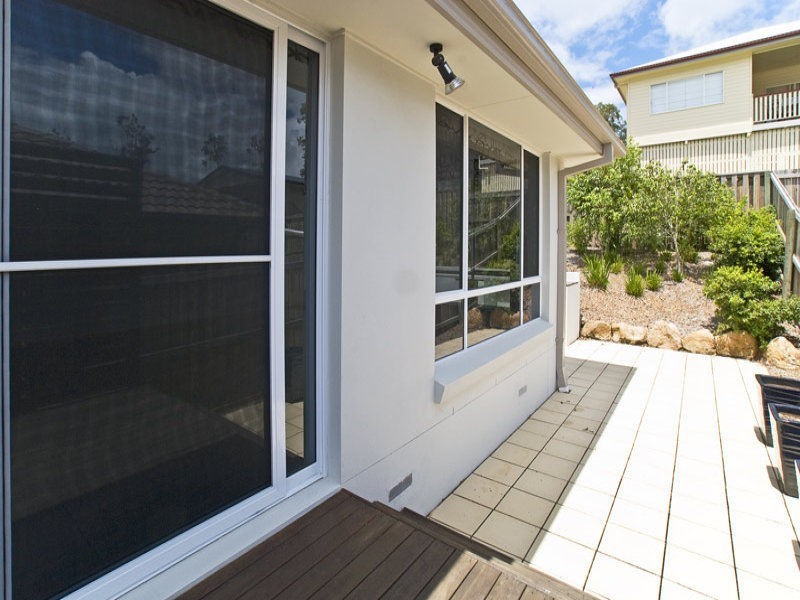 9 Mossman Parade, Waterford QLD 4133