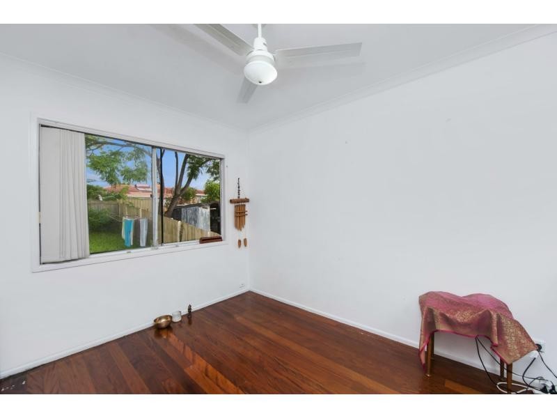 5 Rodlan Parade, Labrador QLD 4215