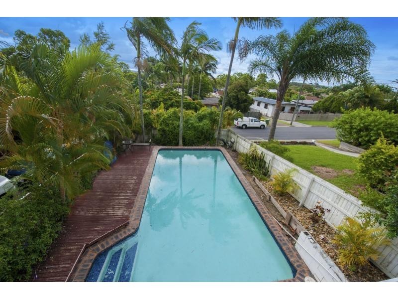 5 Rodlan Parade, Labrador QLD 4215