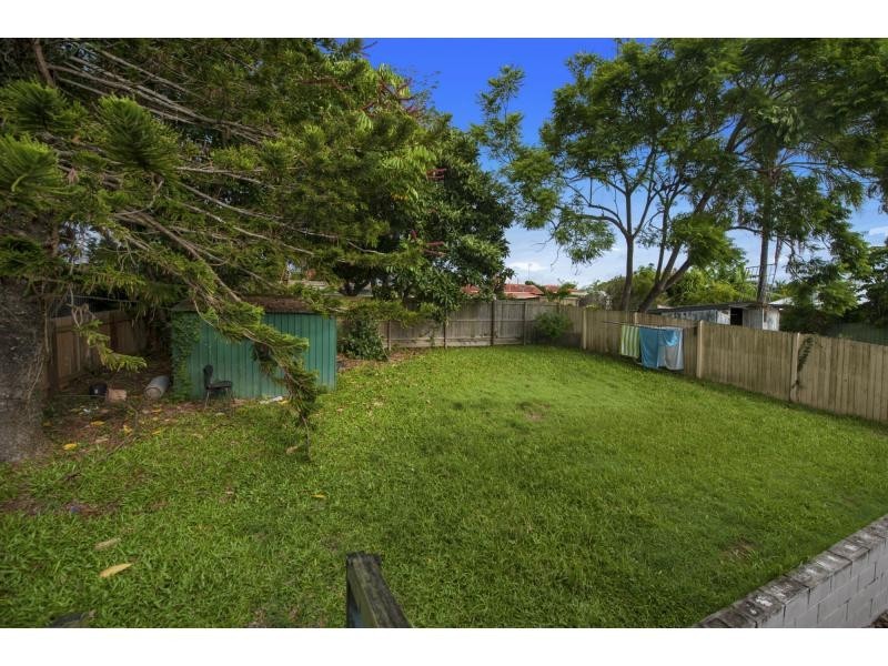 5 Rodlan Parade, Labrador QLD 4215