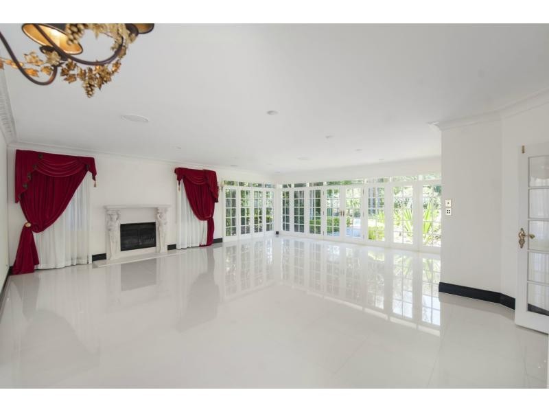 71 Marbella Drive, Benowa QLD 4217
