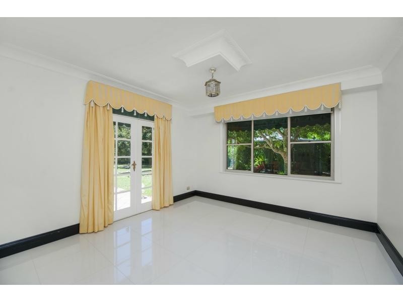 71 Marbella Drive, Benowa QLD 4217