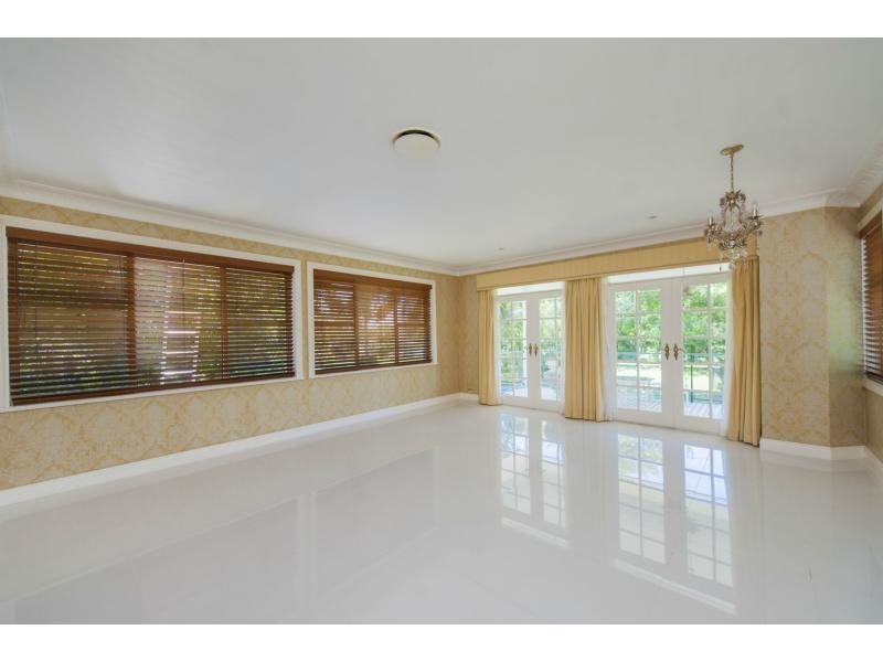 71 Marbella Drive, Benowa QLD 4217