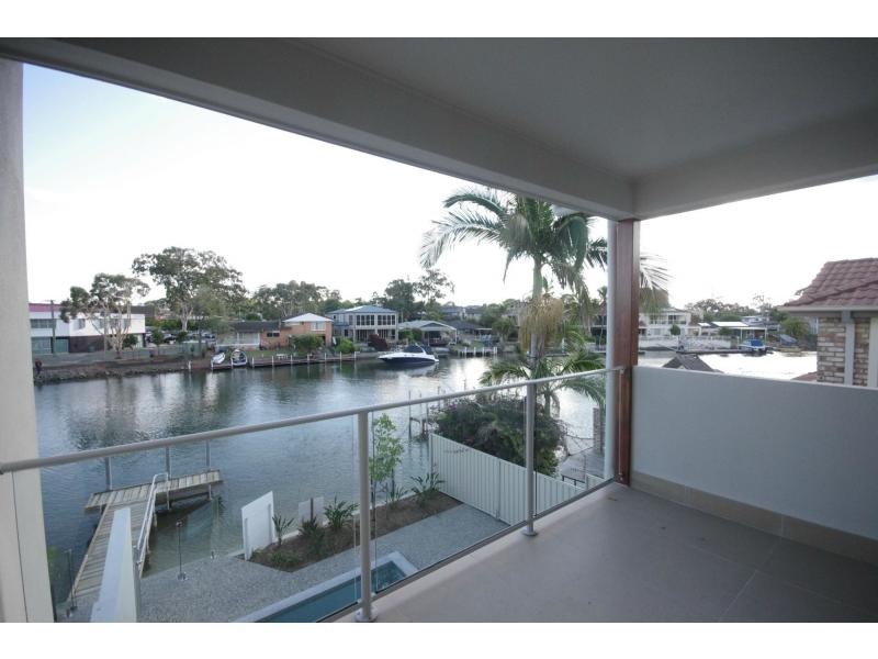 1/10 Vaggelas Crescent, Biggera Waters QLD 4216