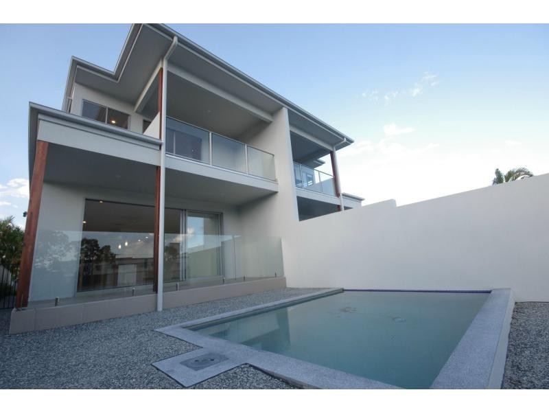 1/10 Vaggelas Crescent, Biggera Waters QLD 4216