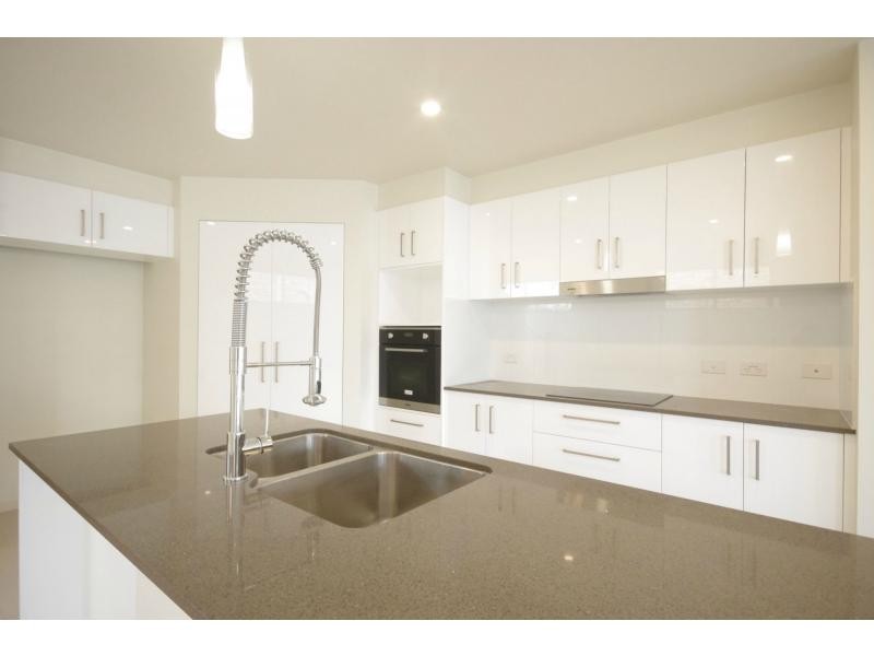 1/10 Vaggelas Crescent, Biggera Waters QLD 4216