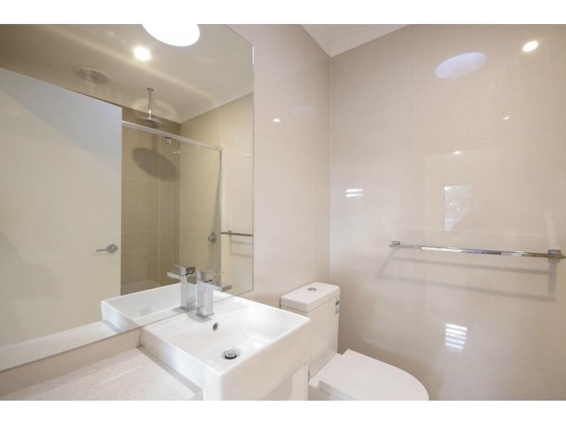 1/10 Vaggelas Crescent, Biggera Waters QLD 4216