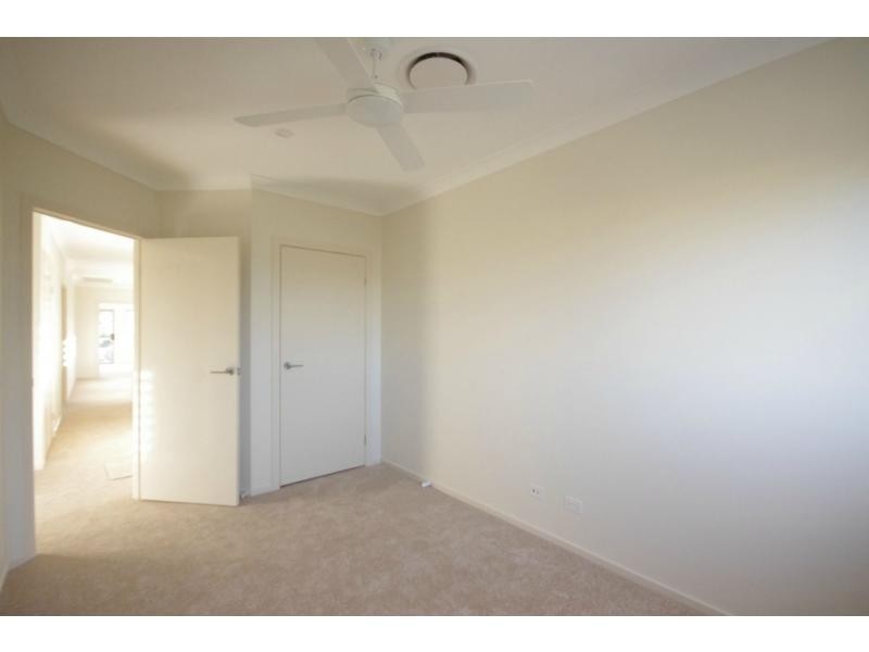 1/10 Vaggelas Crescent, Biggera Waters QLD 4216