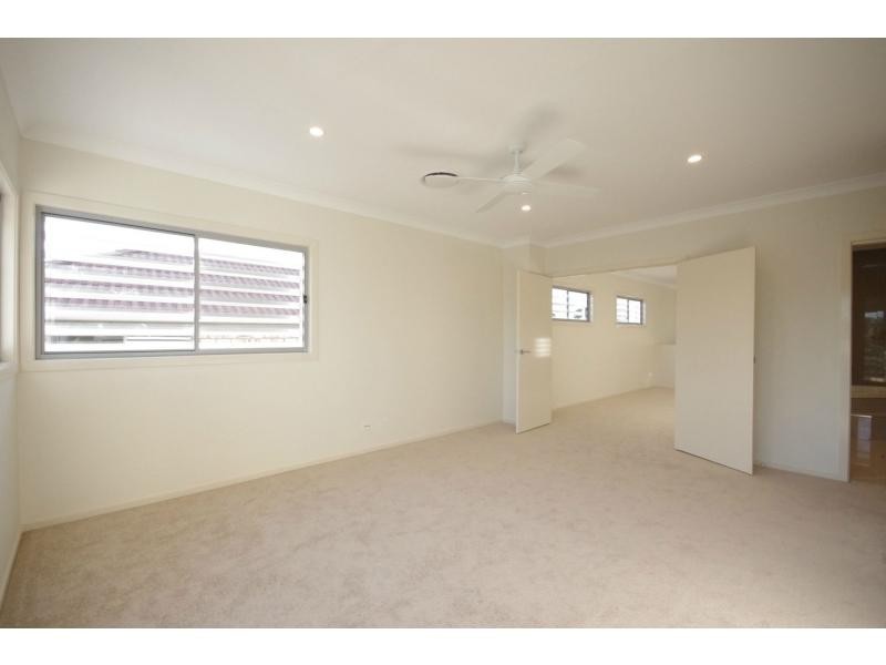 1/10 Vaggelas Crescent, Biggera Waters QLD 4216