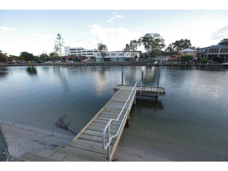 1/10 Vaggelas Crescent, Biggera Waters QLD 4216