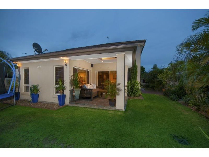 25 Costa Del Sol Avenue, Coombabah QLD 4216
