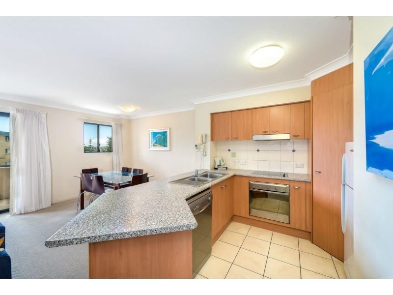 215/392 Marine Parade, Labrador QLD 4215