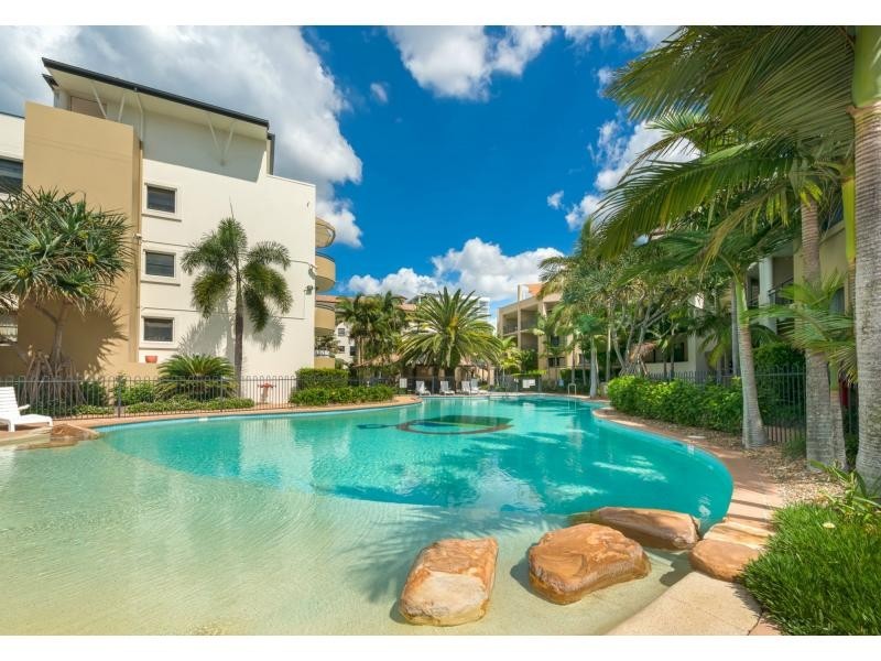 215/392 Marine Parade, Labrador QLD 4215