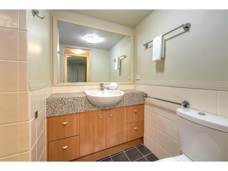215/392 Marine Parade, Labrador QLD 4215