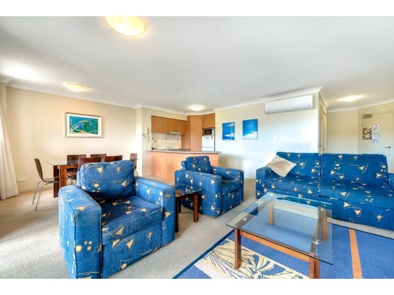 215/392 Marine Parade, Labrador QLD 4215