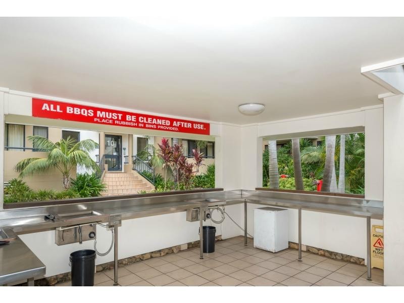 215/392 Marine Parade, Labrador QLD 4215