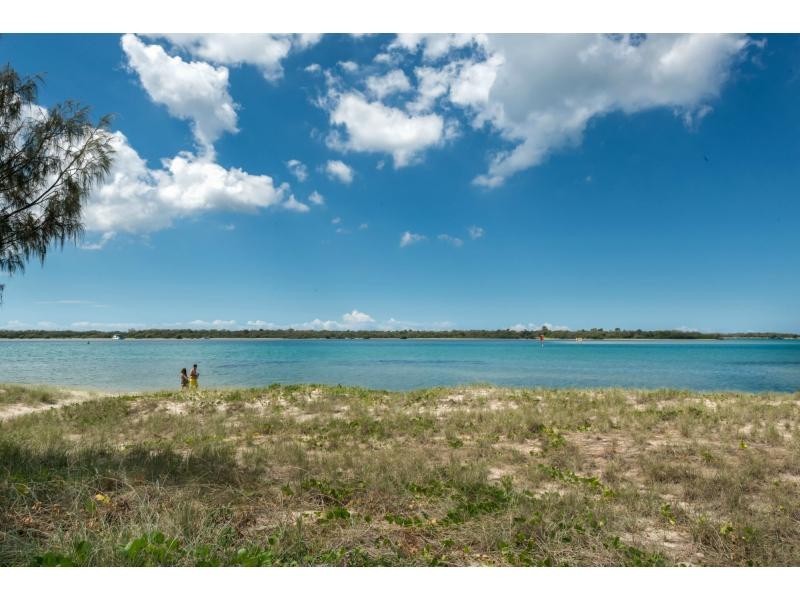 215/392 Marine Parade, Labrador QLD 4215