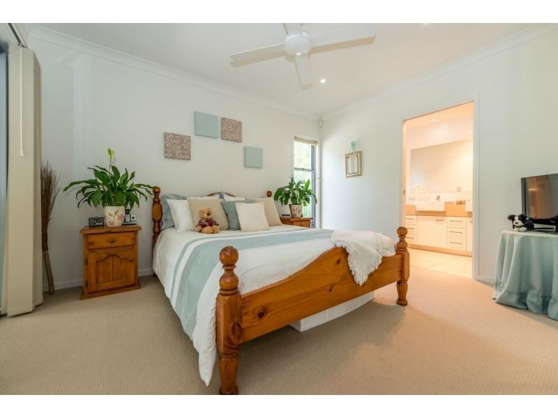 203/1 Halcyon Way, Hope Island QLD 4212