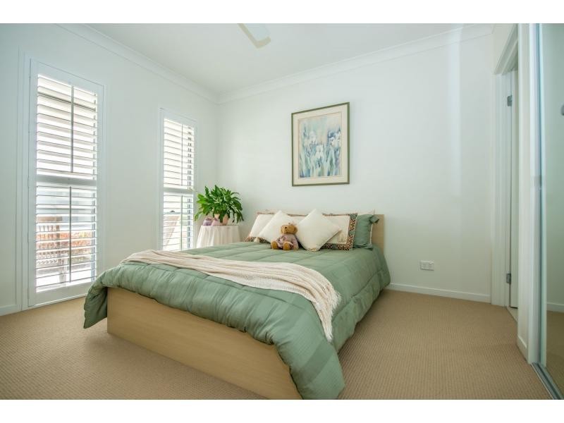203/1 Halcyon Way, Hope Island QLD 4212