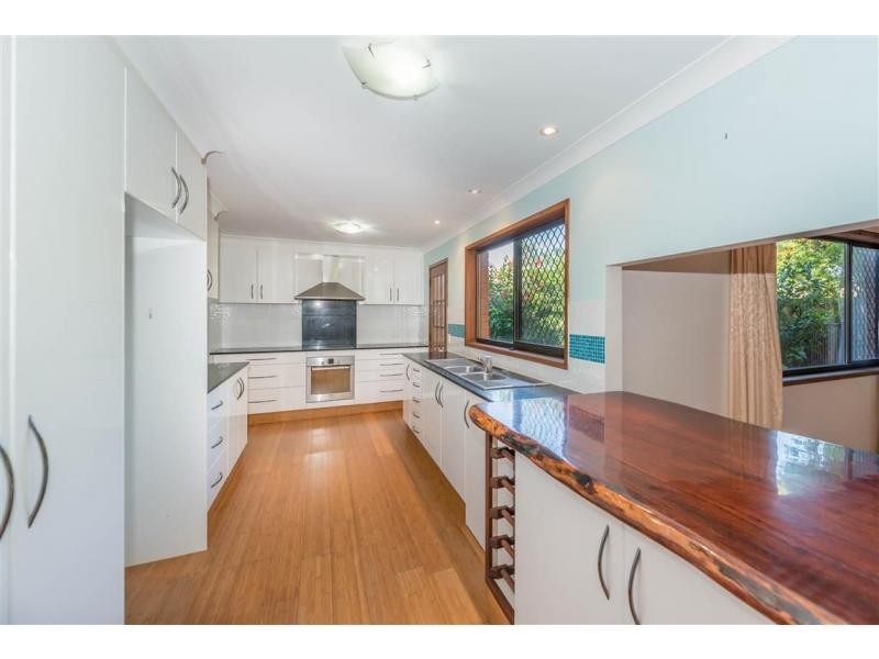 16 Yacht Street, Southport QLD 4215