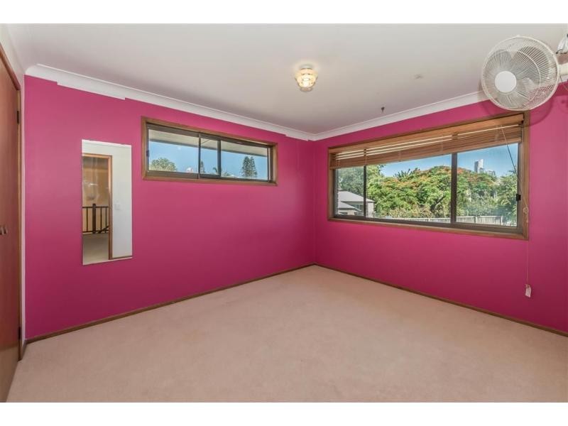 16 Yacht Street, Southport QLD 4215