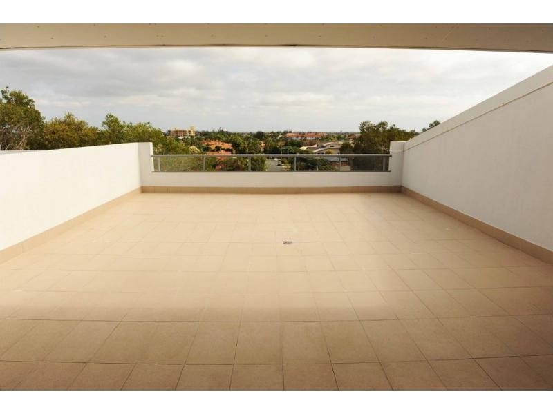 19I/20-28 Bayview Street, Runaway Bay QLD 4216