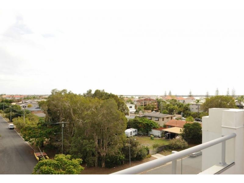 19I/20-28 Bayview Street, Runaway Bay QLD 4216