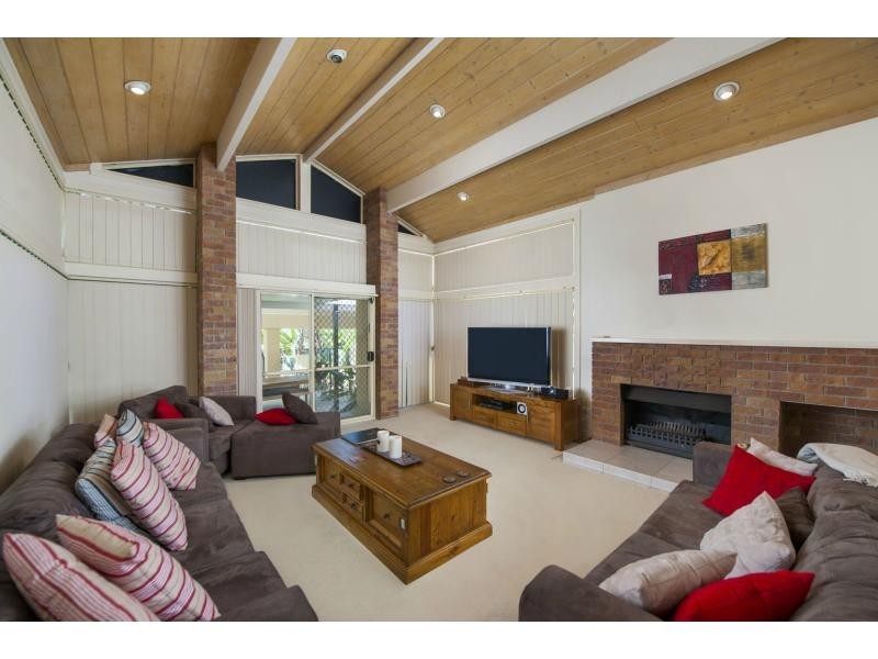 16 Moorabbin Place, Robina QLD 4226