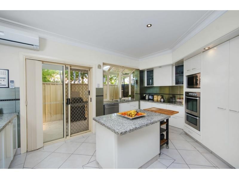 16 Moorabbin Place, Robina QLD 4226