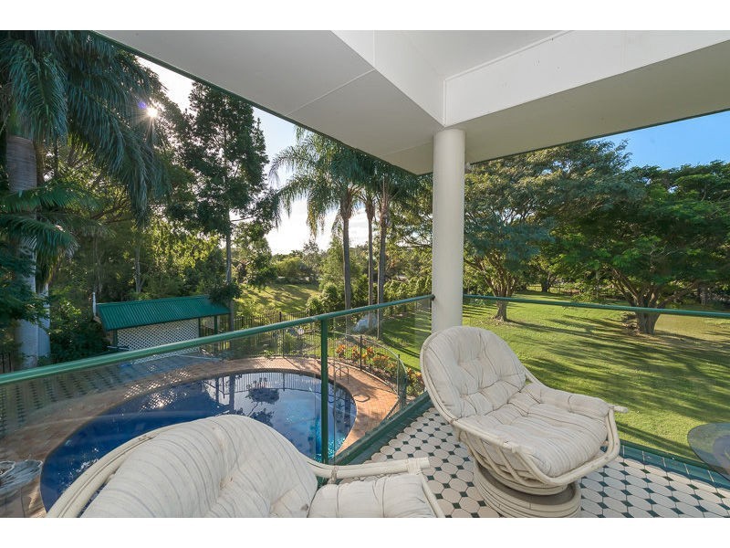 71 Marbella Drive, Benowa QLD 4217