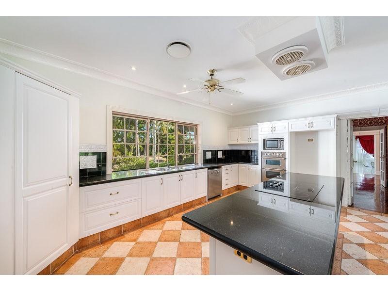 71 Marbella Drive, Benowa QLD 4217