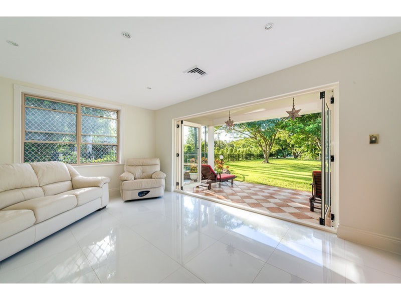 71 Marbella Drive, Benowa QLD 4217