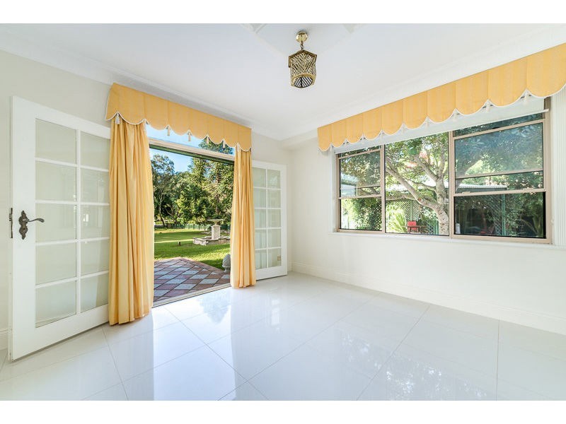 71 Marbella Drive, Benowa QLD 4217