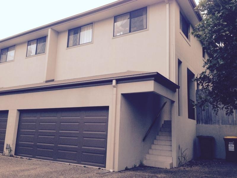 4/9 Government Road, Labrador QLD 4215