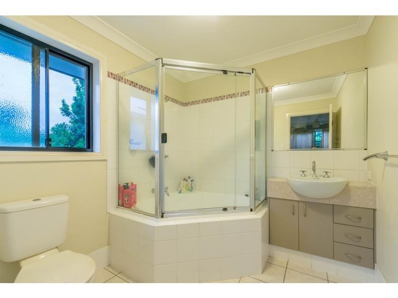 4/9 Government Road, Labrador QLD 4215