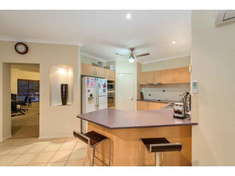 8 Broadwater Street, Runaway Bay QLD 4216