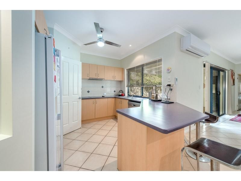 8 Broadwater Street, Runaway Bay QLD 4216