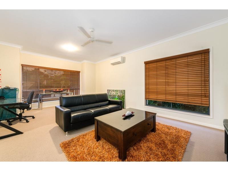8 Broadwater Street, Runaway Bay QLD 4216
