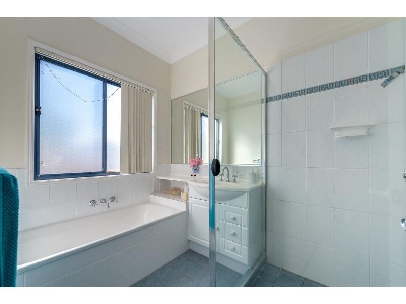 8 Broadwater Street, Runaway Bay QLD 4216