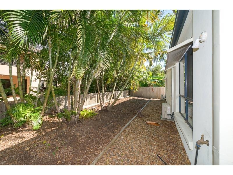 8 Broadwater Street, Runaway Bay QLD 4216