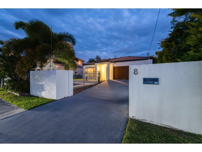 8 Broadwater Street, Runaway Bay QLD 4216