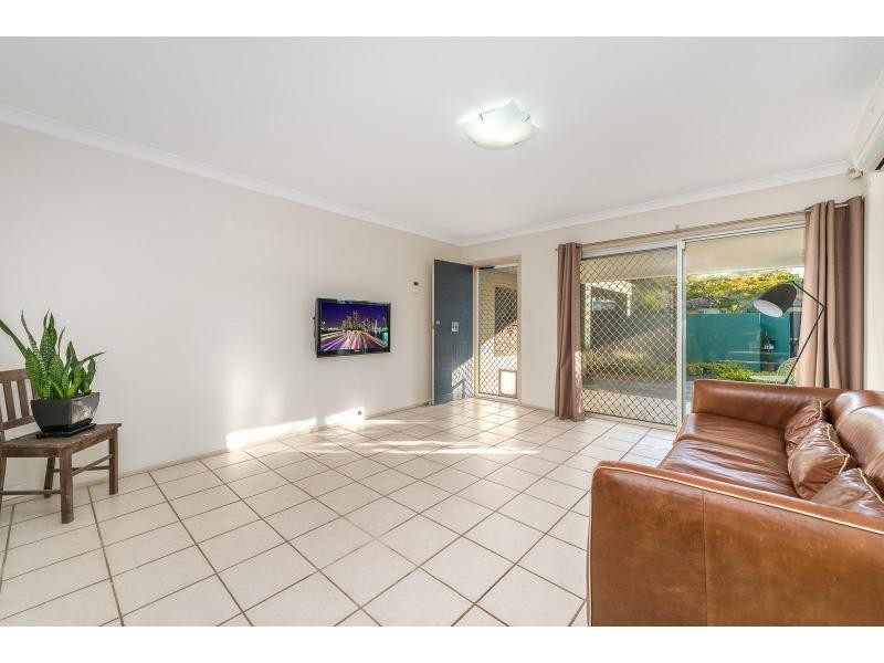 2 Dandar Drive, Southport, Southport QLD 4215