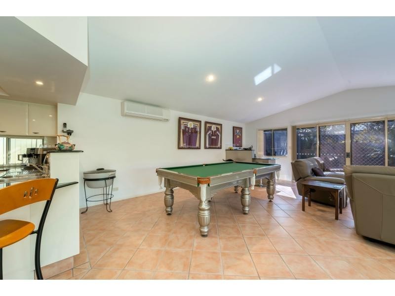 16 Eastside Esplanade, Helensvale QLD 4212