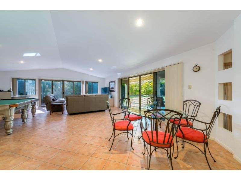 16 Eastside Esplanade, Helensvale QLD 4212