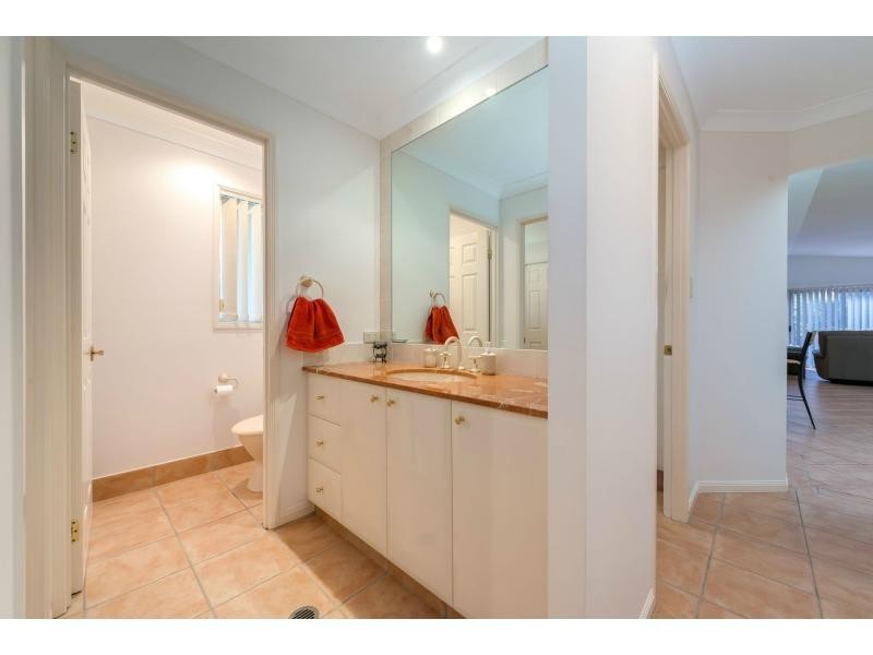 16 Eastside Esplanade, Helensvale QLD 4212