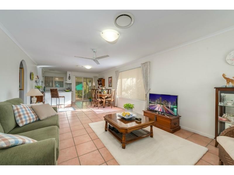 Villa 6/17 McMillan Street, Labrador QLD 4215