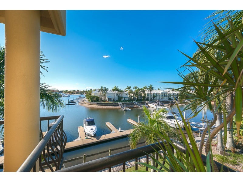 24/41A Broadwater Street, Runaway Bay QLD 4216