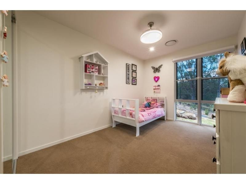 81 Magnetic Drive, Tamborine Mountain QLD 4272